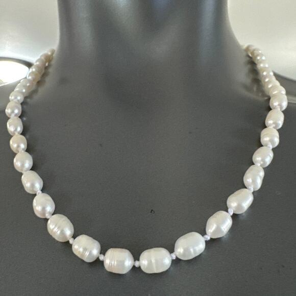 18" Knotted Pearl Necklace with Lobster Claw Clasp - Picture 1 of 2